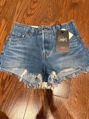 Levi’s Premium 501 Mid Rise Distressed Denim Shorts Size 25 NWT